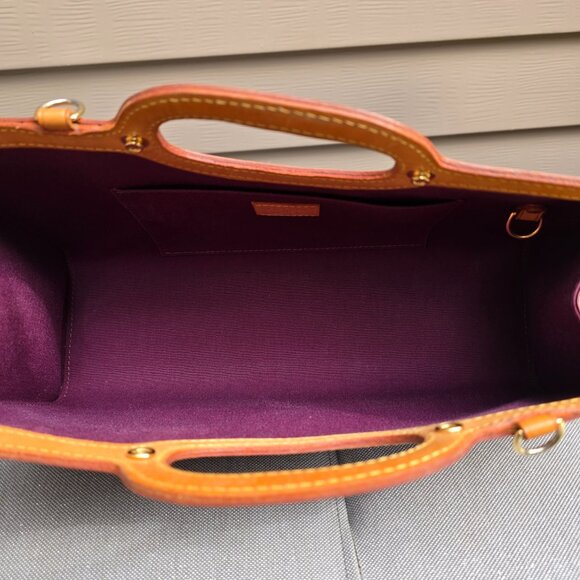 Louis Vuitton Roxbury Drive Vernis Amarante - Picture 8 of 12